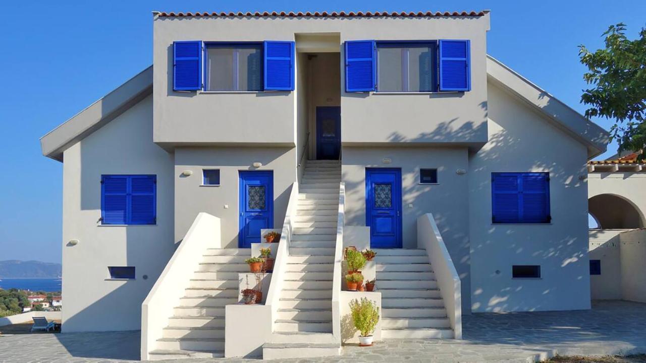 Olive Bay Hilltop Apartments Амуліані Екстер'єр фото