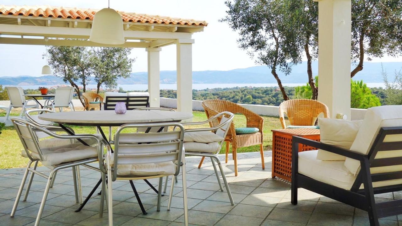 Olive Bay Hilltop Apartments Амуліані Екстер'єр фото